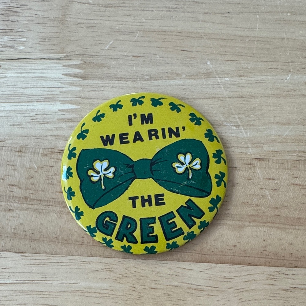Vintage St. Patrick’s Day Button with Green Bow Design